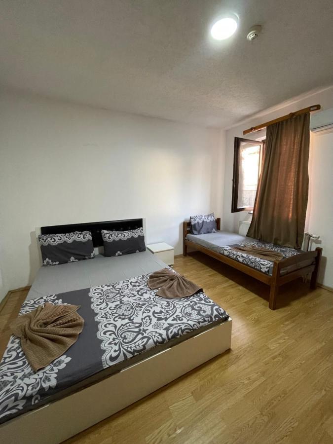 Ela Hostel Prizren Bagian luar foto
