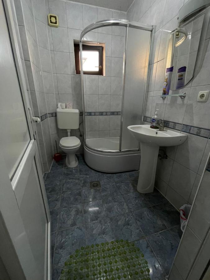 Ela Hostel Prizren Bagian luar foto