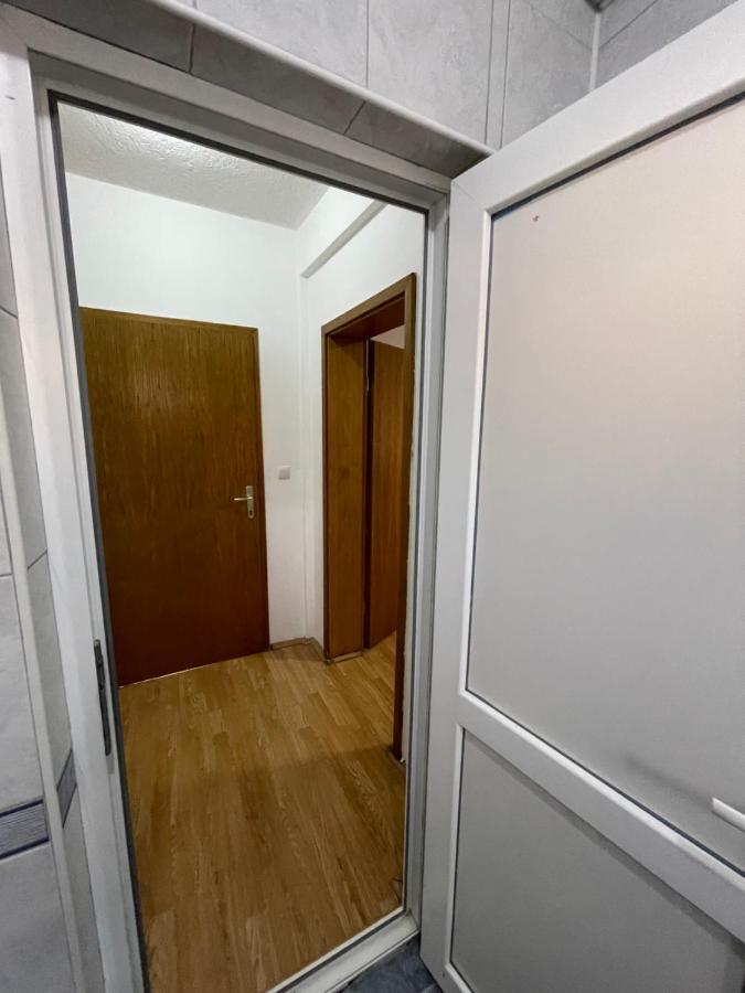 Ela Hostel Prizren Bagian luar foto